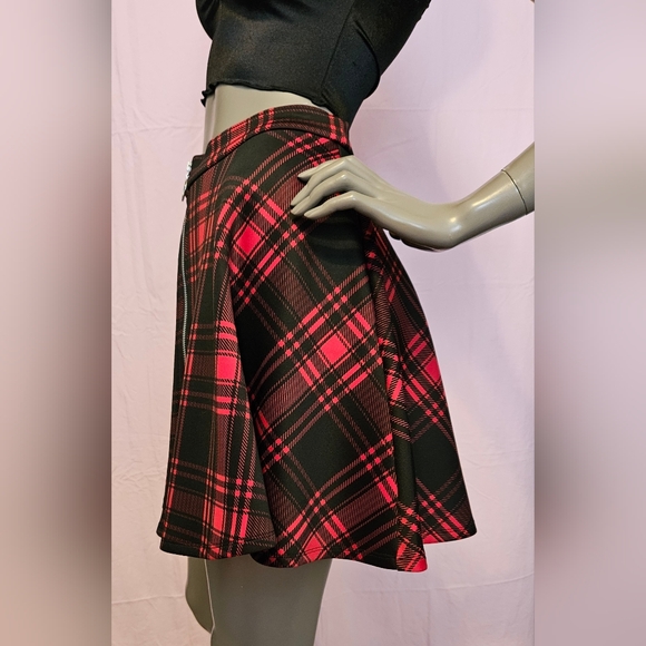 Hot Topic Red and Black Plaid Skater Skirt - Picture 2 of 5